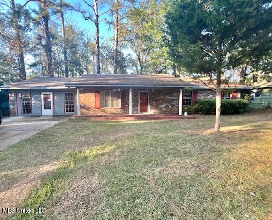1776 Wood Glen Drive, Jackson, MS 39204