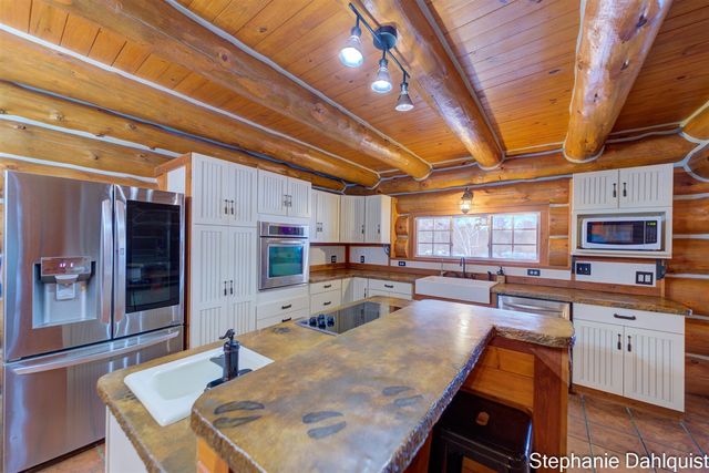 2077 E Bard, Muskegon, MI 49445