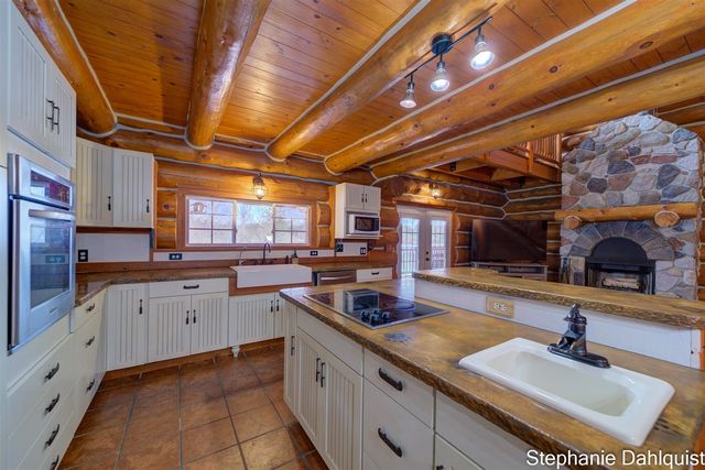 2077 E Bard, Muskegon, MI 49445