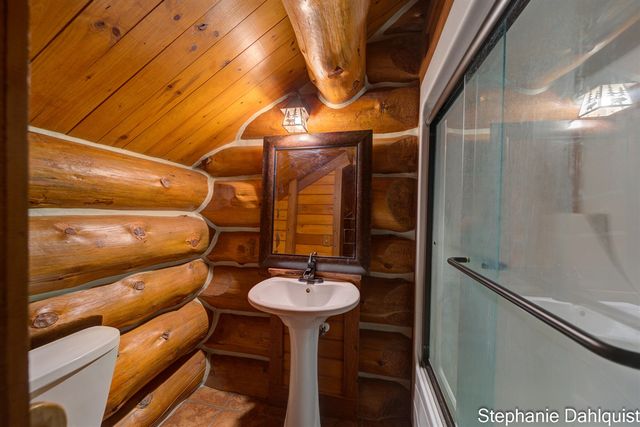 2077 E Bard, Muskegon, MI 49445