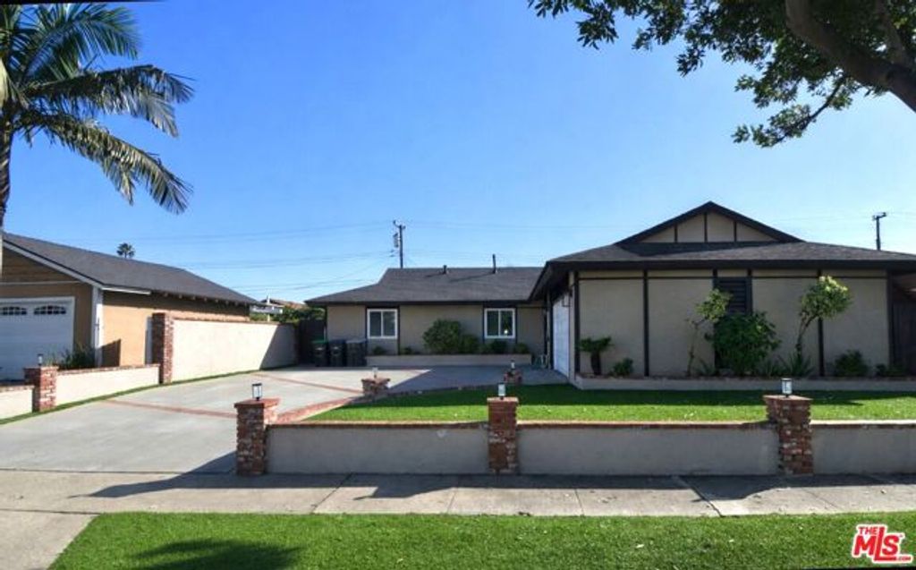 3032 Grant Avenue, Costa Mesa, CA 92626
