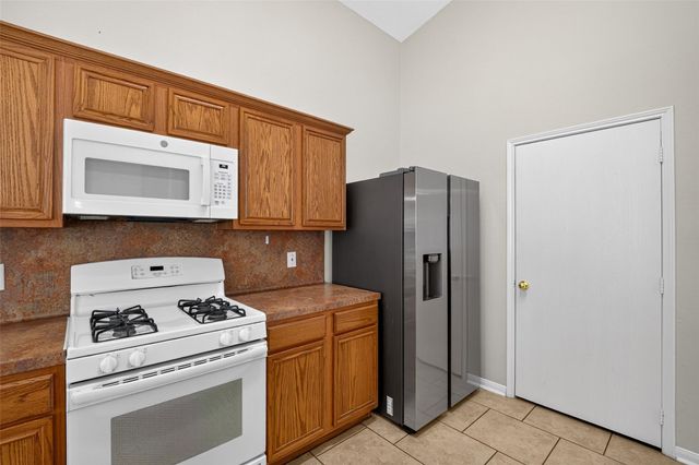 422 Brushy Glen Drive, Houston, TX 77073