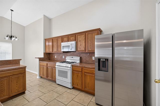 422 Brushy Glen Drive, Houston, TX 77073