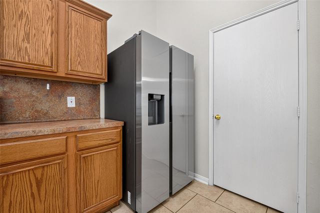 422 Brushy Glen Drive, Houston, TX 77073