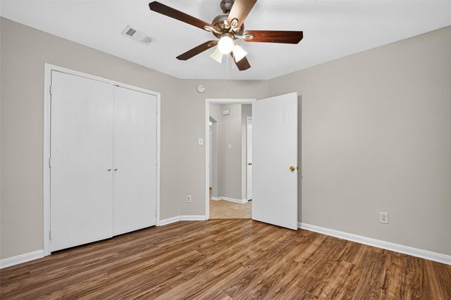 422 Brushy Glen Drive, Houston, TX 77073