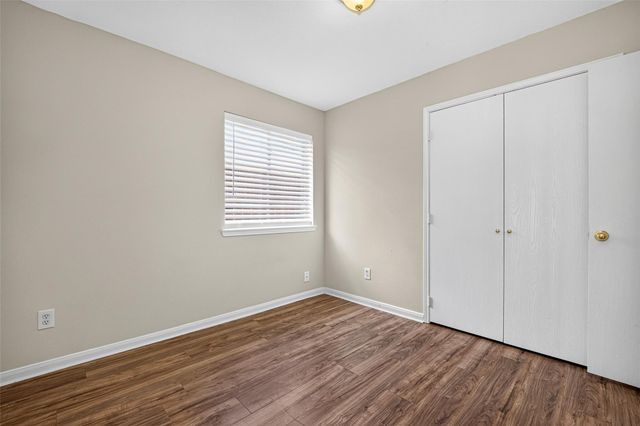 422 Brushy Glen Drive, Houston, TX 77073