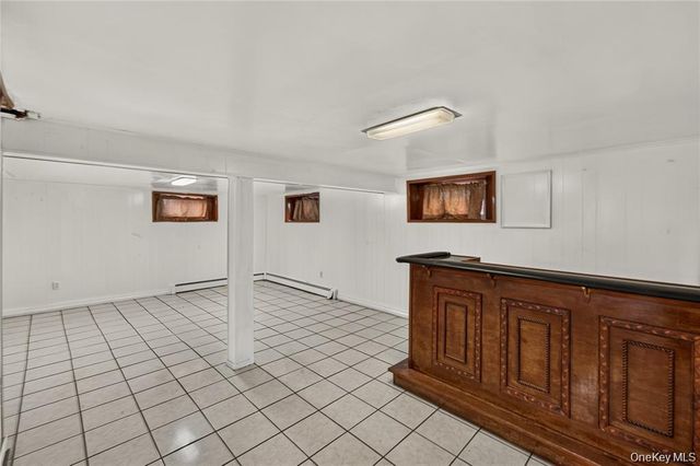 33 N Montgomery Street, Valley Stream, NY 11580