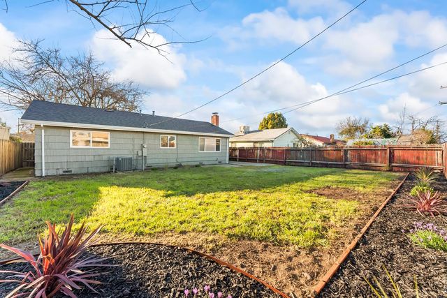 829 Morning Glory St, West Sacramento, CA 95691