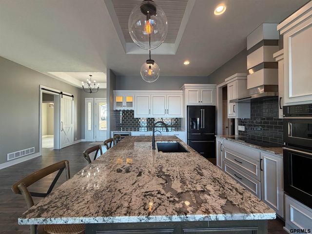 2820 Whitetail Drive Drive, Columbus, NE 68601