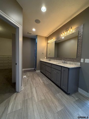 2820 Whitetail Drive Drive, Columbus, NE 68601