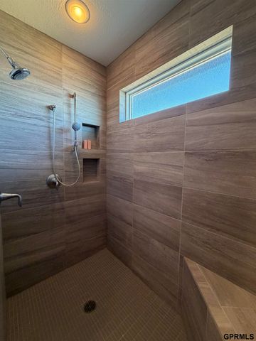 2820 Whitetail Drive Drive, Columbus, NE 68601