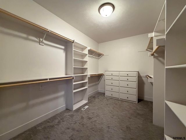 2820 Whitetail Drive Drive, Columbus, NE 68601