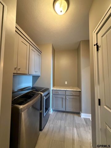 2820 Whitetail Drive Drive, Columbus, NE 68601