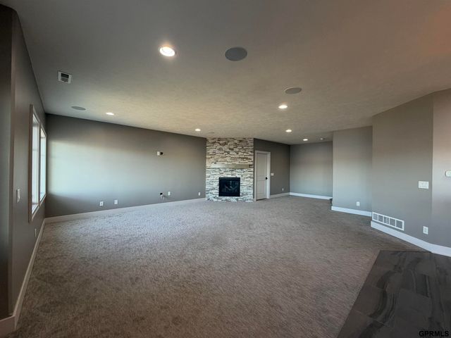 2820 Whitetail Drive Drive, Columbus, NE 68601