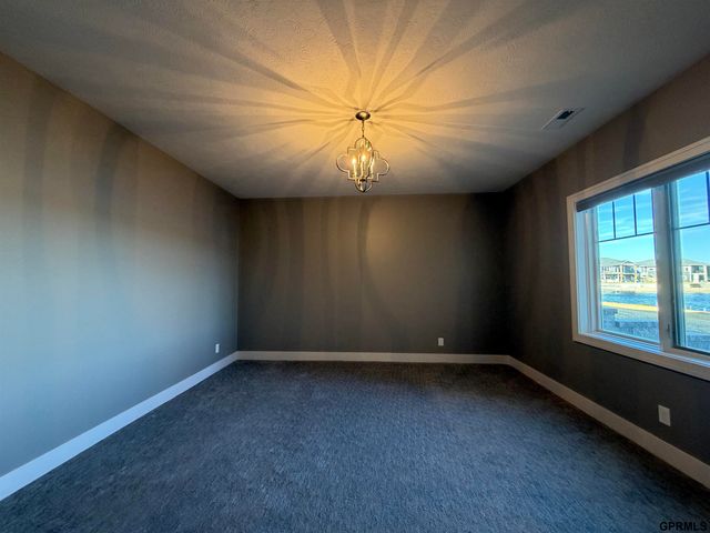 2820 Whitetail Drive Drive, Columbus, NE 68601