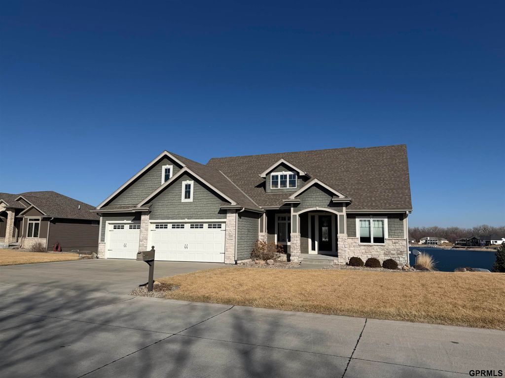 2820 Whitetail Drive Drive, Columbus, NE 68601