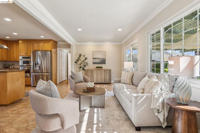 4074 Poplar Ave, Concord, CA 94521