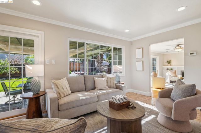 4074 Poplar Ave, Concord, CA 94521