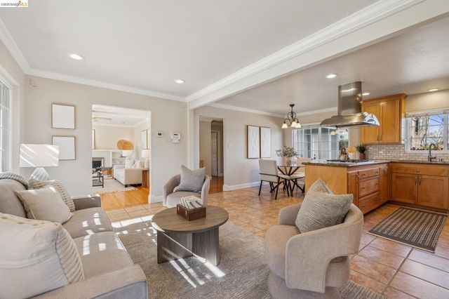 4074 Poplar Ave, Concord, CA 94521