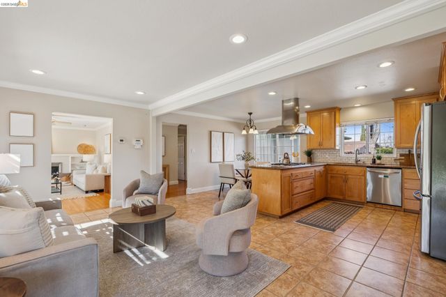 4074 Poplar Ave, Concord, CA 94521