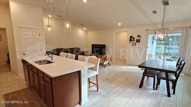 352 RAMBLING BROOK Trail, St. Johns, FL 32259