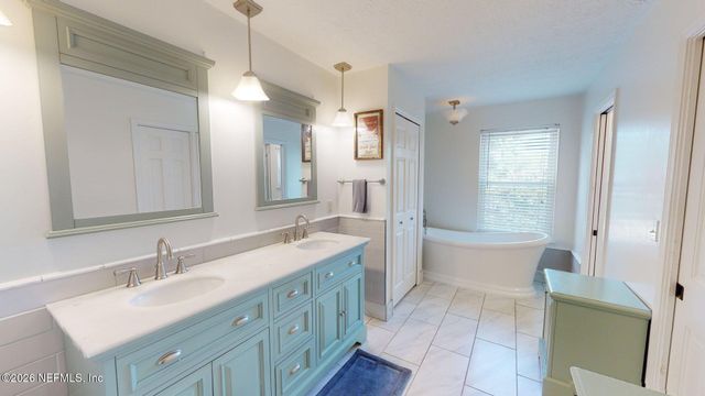 4575 OAK BAY Drive, Jacksonville, FL 32277