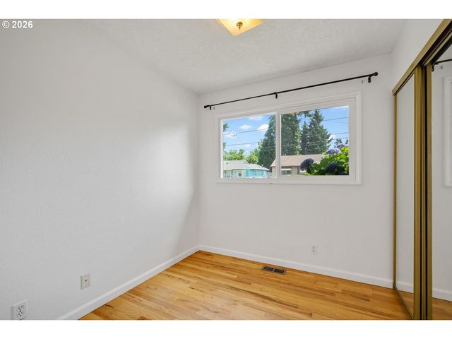 8909 N DRUMMOND Ave, Portland, OR 97217
