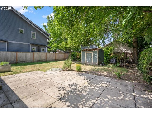 8909 N DRUMMOND Ave, Portland, OR 97217
