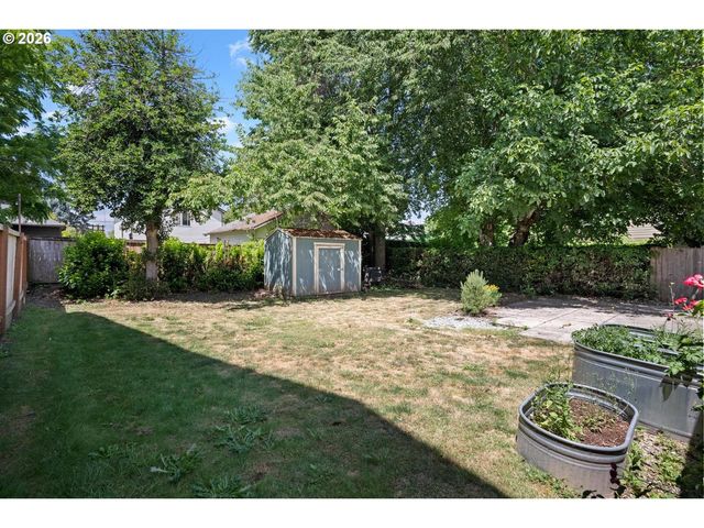 8909 N DRUMMOND Ave, Portland, OR 97217