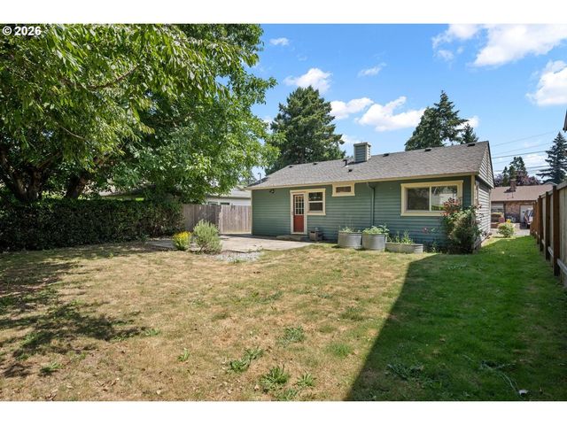 8909 N DRUMMOND Ave, Portland, OR 97217