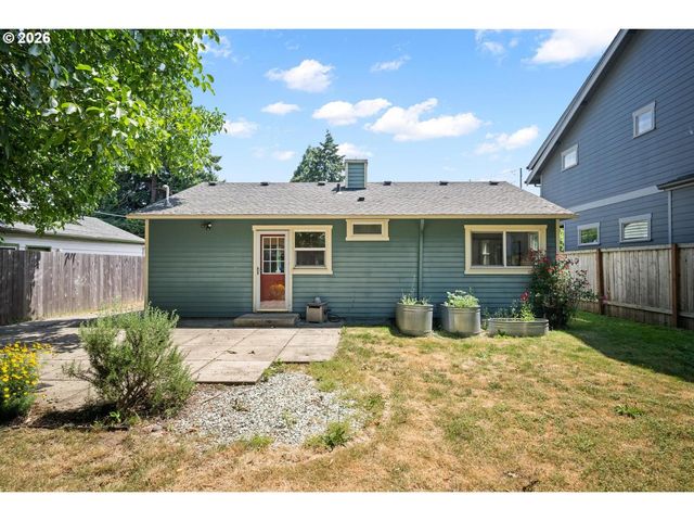 8909 N DRUMMOND Ave, Portland, OR 97217