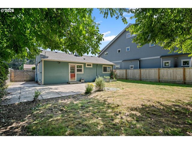 8909 N DRUMMOND Ave, Portland, OR 97217