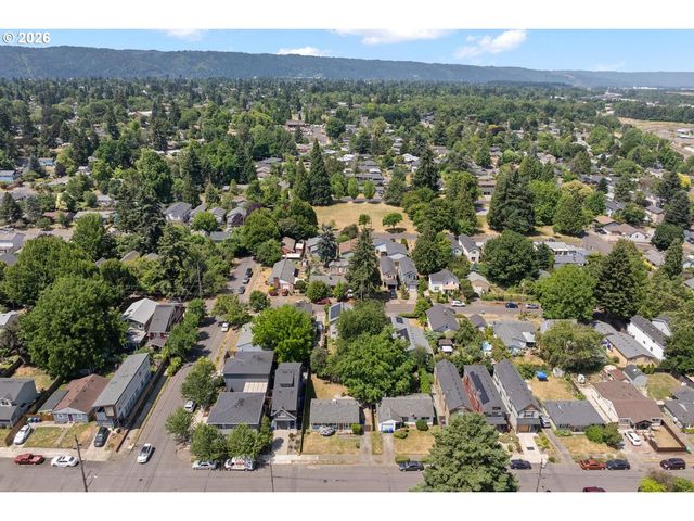 8909 N DRUMMOND Ave, Portland, OR 97217