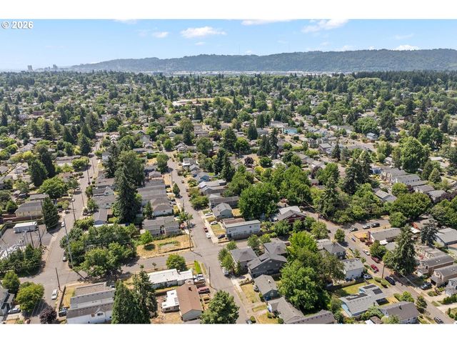 8909 N DRUMMOND Ave, Portland, OR 97217