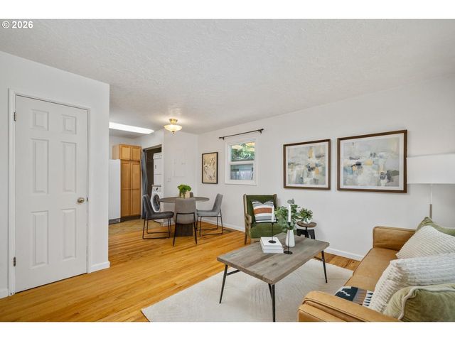 8909 N DRUMMOND Ave, Portland, OR 97217
