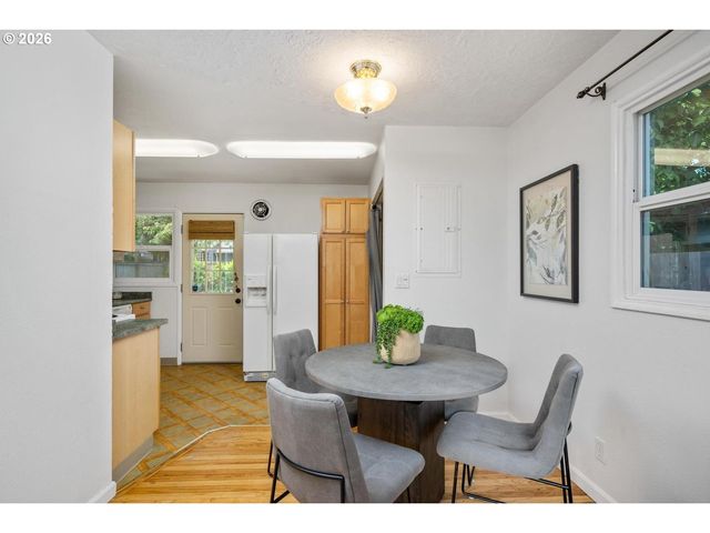 8909 N DRUMMOND Ave, Portland, OR 97217
