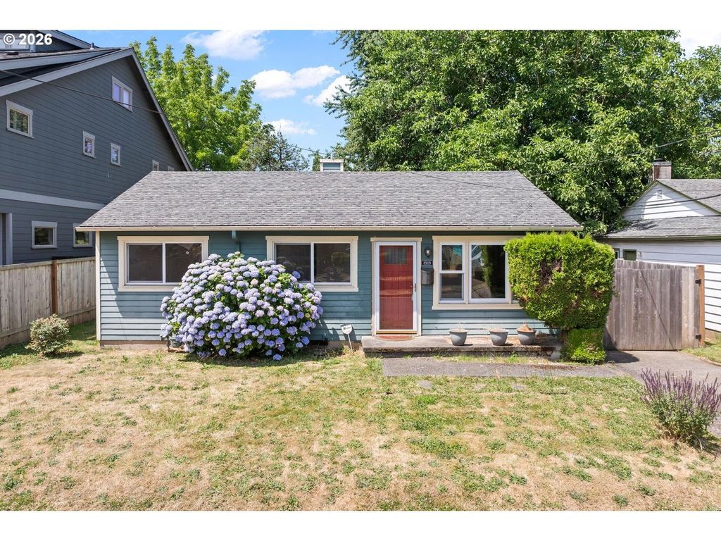 8909 N DRUMMOND Ave, Portland, OR 97217