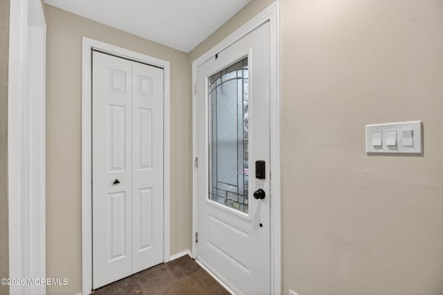 51 Lantern Lane, Sayreville, NJ 08872