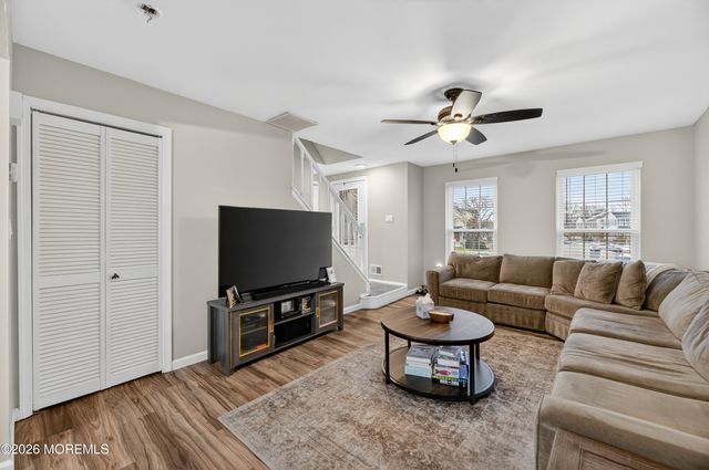 51 Lantern Lane, Sayreville, NJ 08872