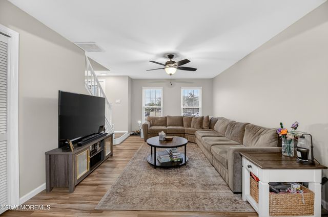 51 Lantern Lane, Sayreville, NJ 08872