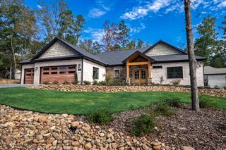2 Resplandor Cir, Hot Springs Village, AR 71909