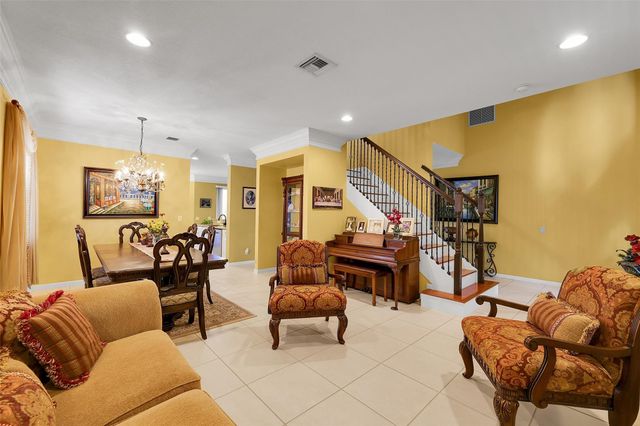 1020 Lavender Cir, Weston, FL 33327