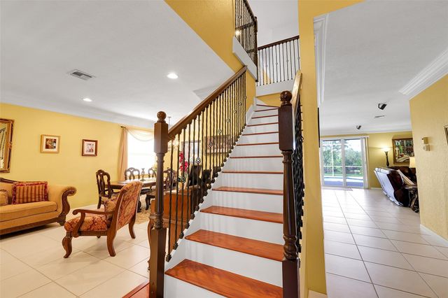 1020 Lavender Cir, Weston, FL 33327