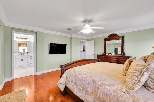 1020 Lavender Cir, Weston, FL 33327