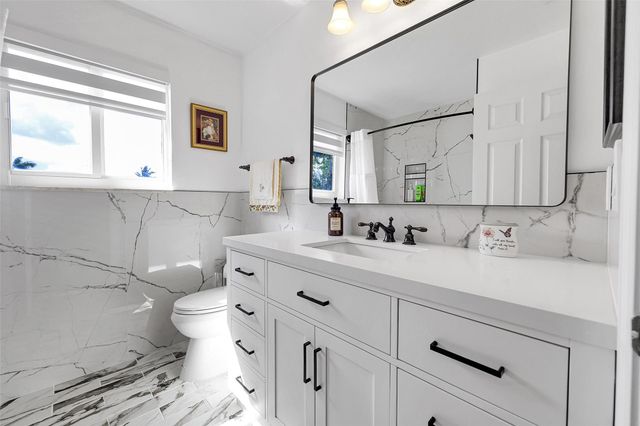 1020 Lavender Cir, Weston, FL 33327