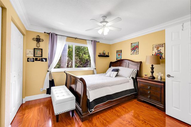 1020 Lavender Cir, Weston, FL 33327