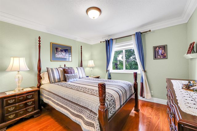 1020 Lavender Cir, Weston, FL 33327