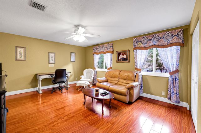 1020 Lavender Cir, Weston, FL 33327