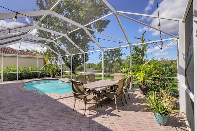 1020 Lavender Cir, Weston, FL 33327