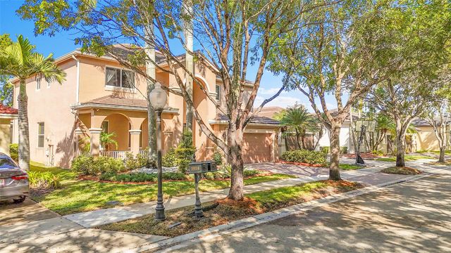 1020 Lavender Cir, Weston, FL 33327